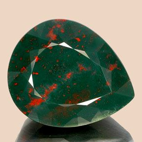Bloodstone Batu Hijau Bertotol Merah dengan Energi
