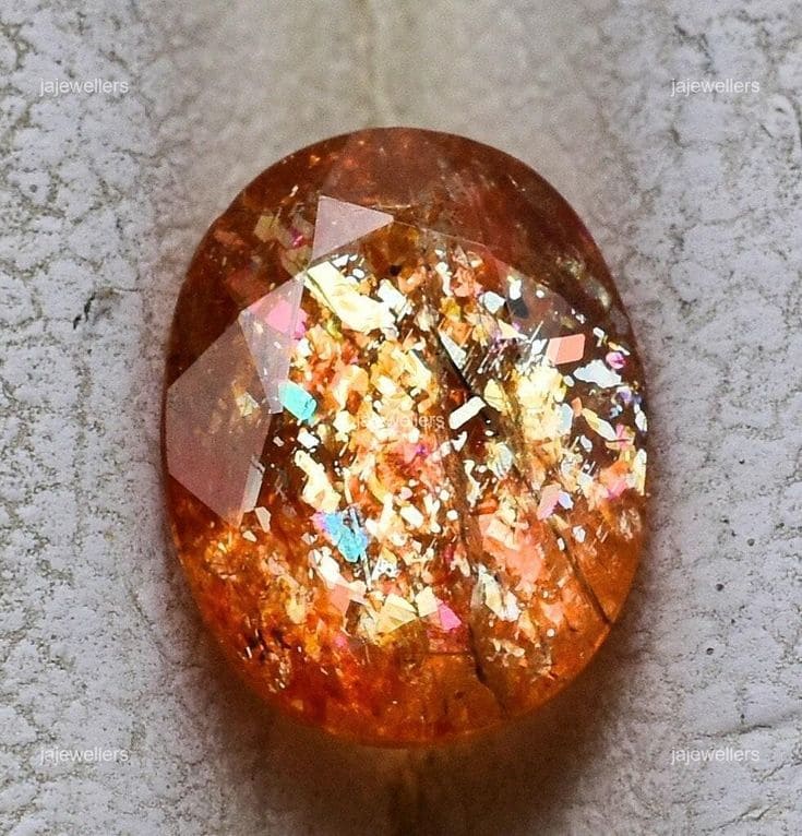 Batu Sunstone Permata Sinar Mentari Memancarkan Keberanian