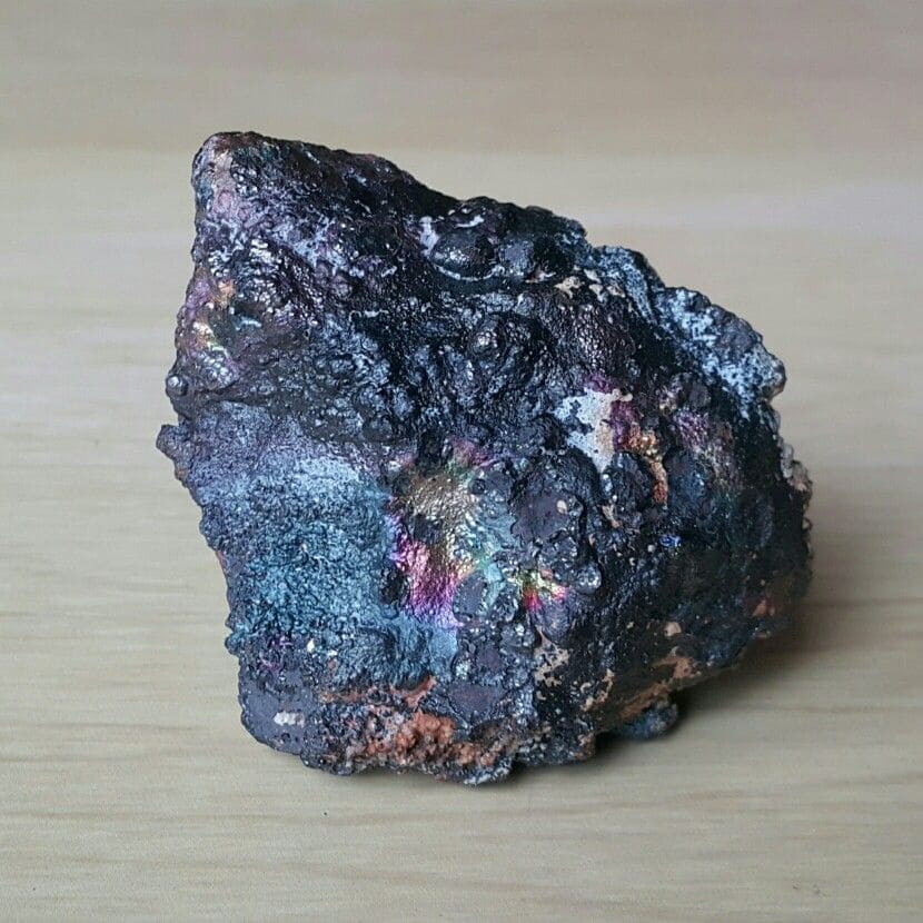 Batu Goethite: Keindahan Bumi Tua Memancarkan Energi
