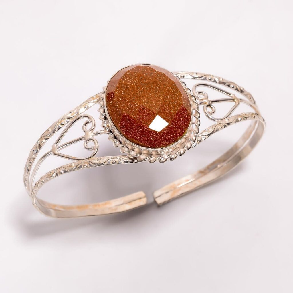 Perhiasan Batu Sandstone: Kilau Alami dengan Sentuhan Artistik