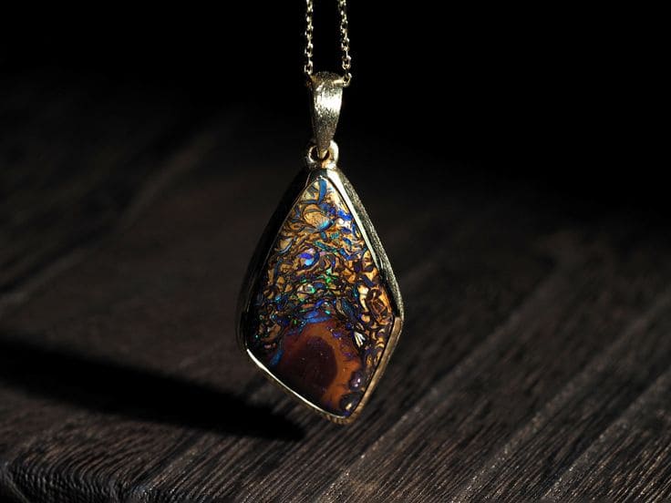 Perhiasan Boulder Opal