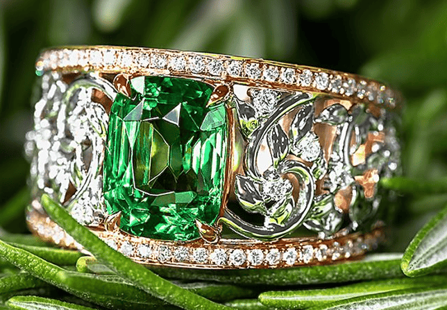 Batu Tsavorite Garnet: Permata Hijau Langka dengan Kilau Klasik