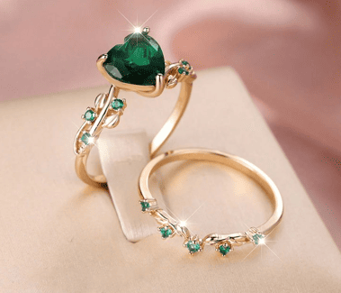 Cincin Emas Batu Hijau